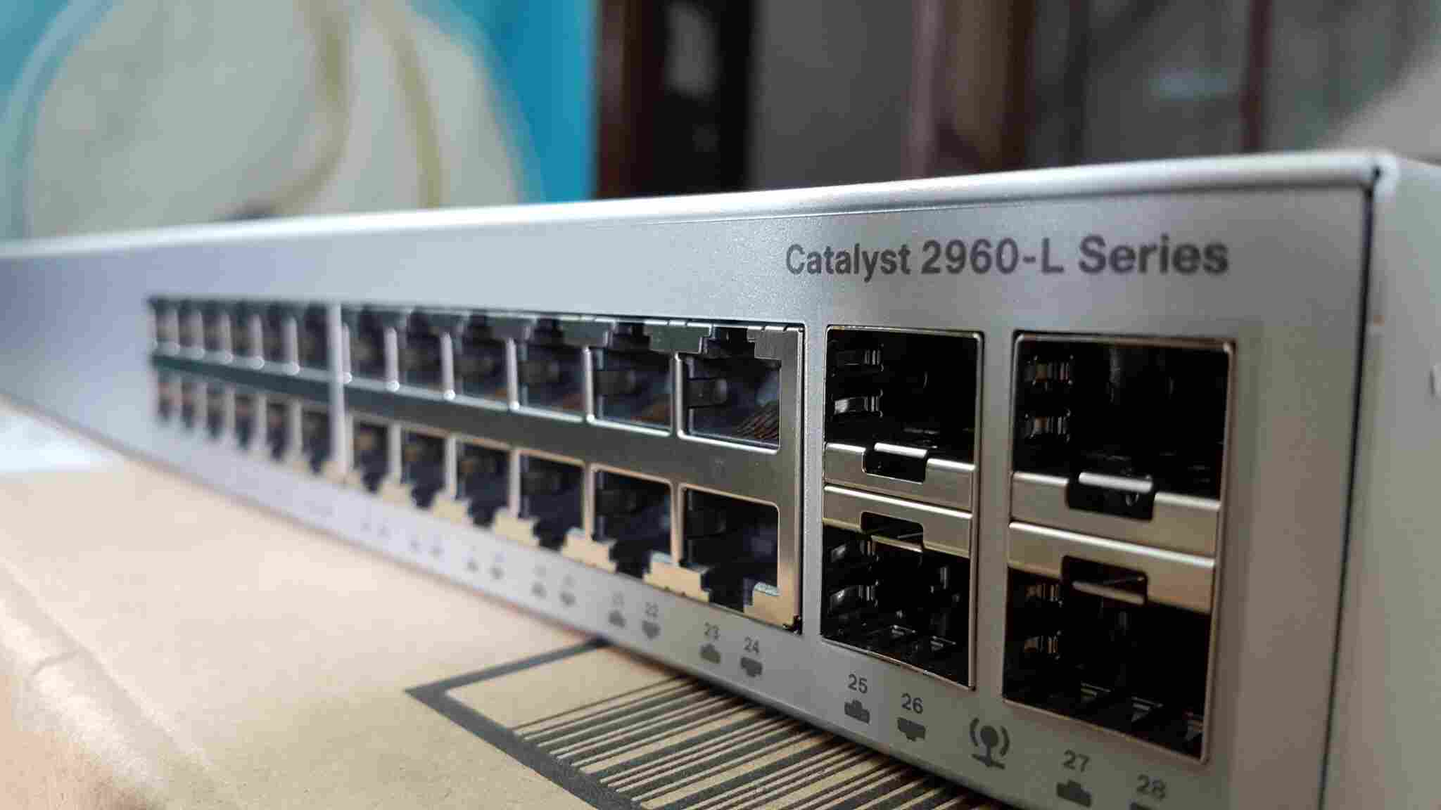 Switch Cisco WS-C2960L-24PS-AP Catalyst 2960L 24 port GigE with PoE, 4 x 1G SFP, LAN Lite