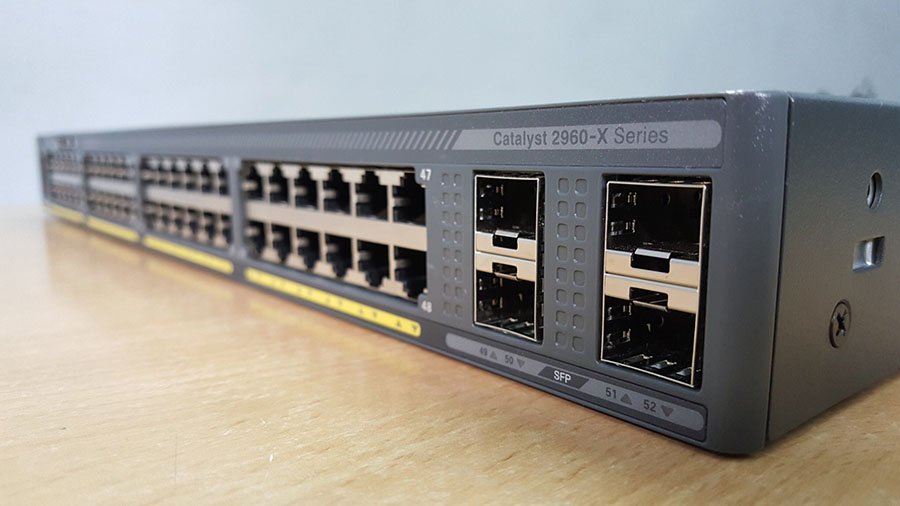 Cisco Catalyst 2960X Series Switches so với Cisco Catalyst 2960XR – Thế hệ Switch Cisco 2960 nào tốt hơn?