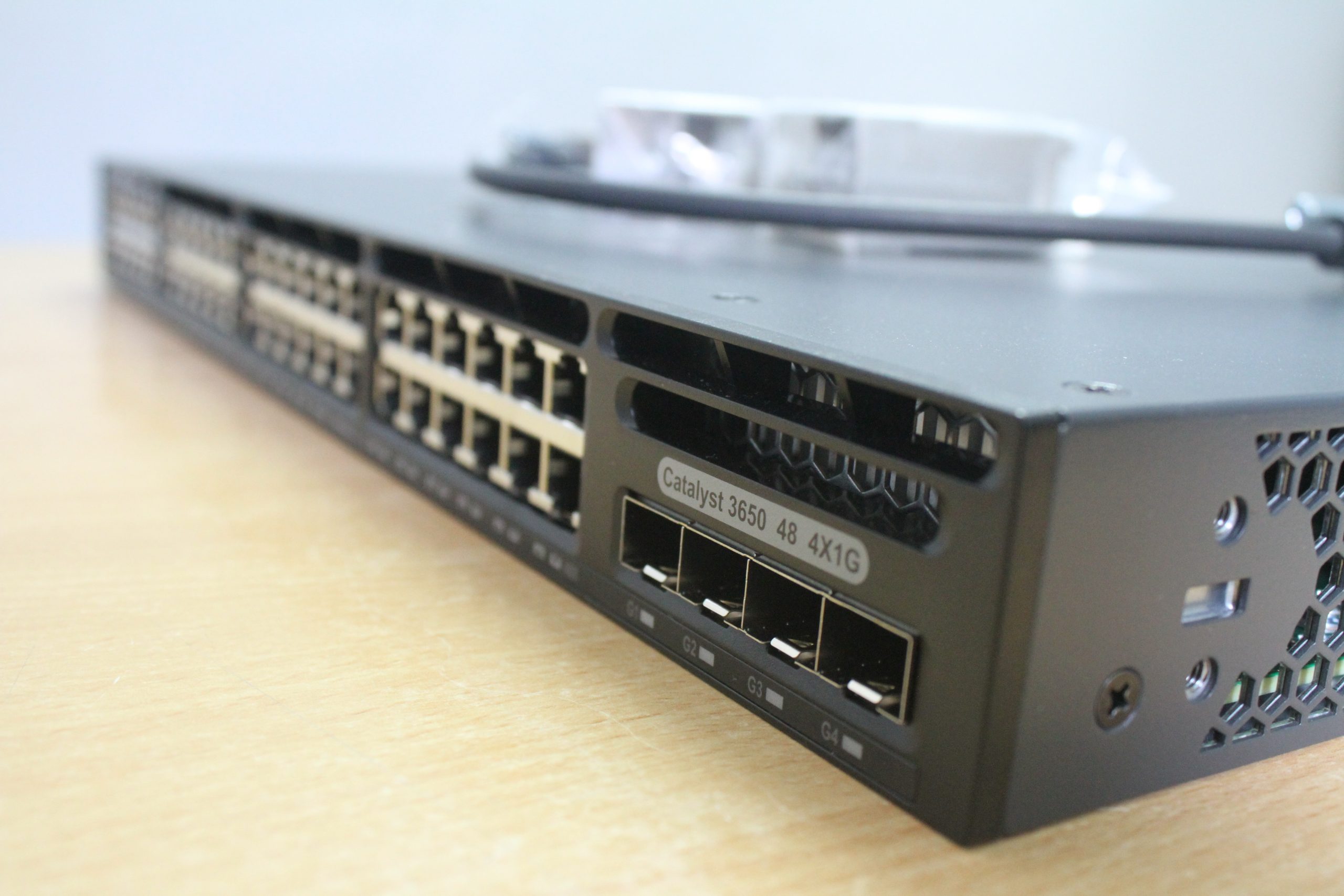 Sự khác nhau giữa các bộ định tuyến router và switch layer 3 là gì?